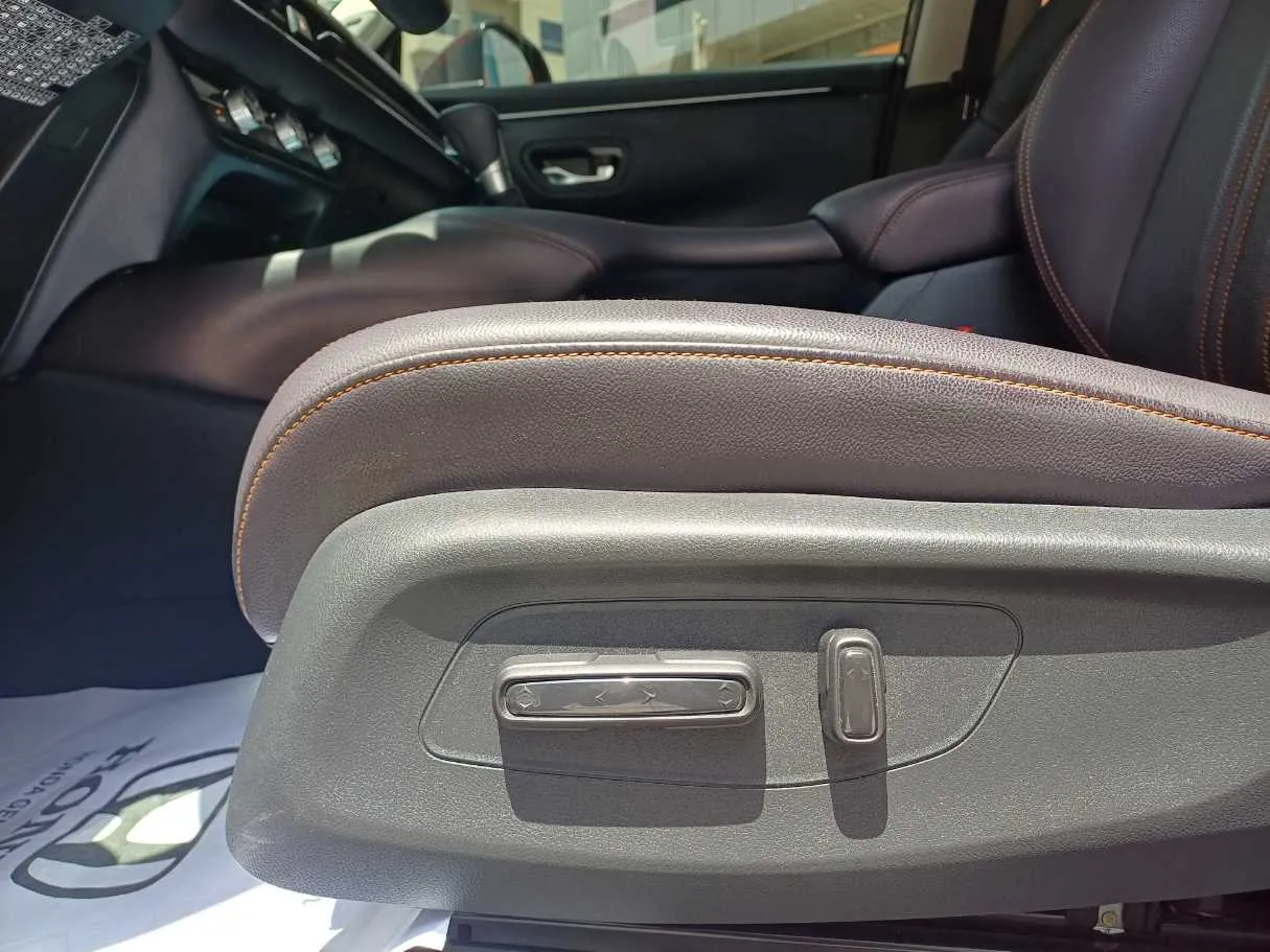 Car image 21