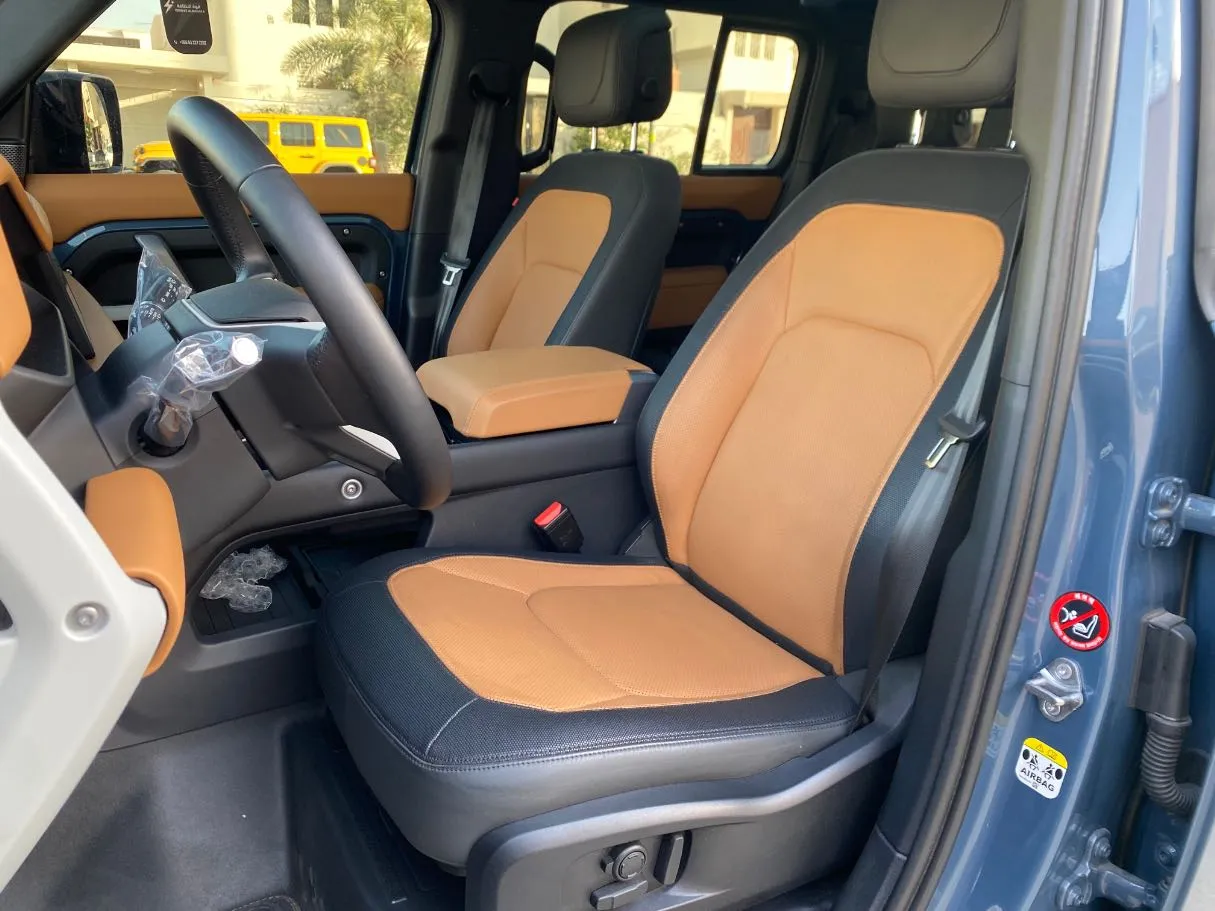 Car image 11