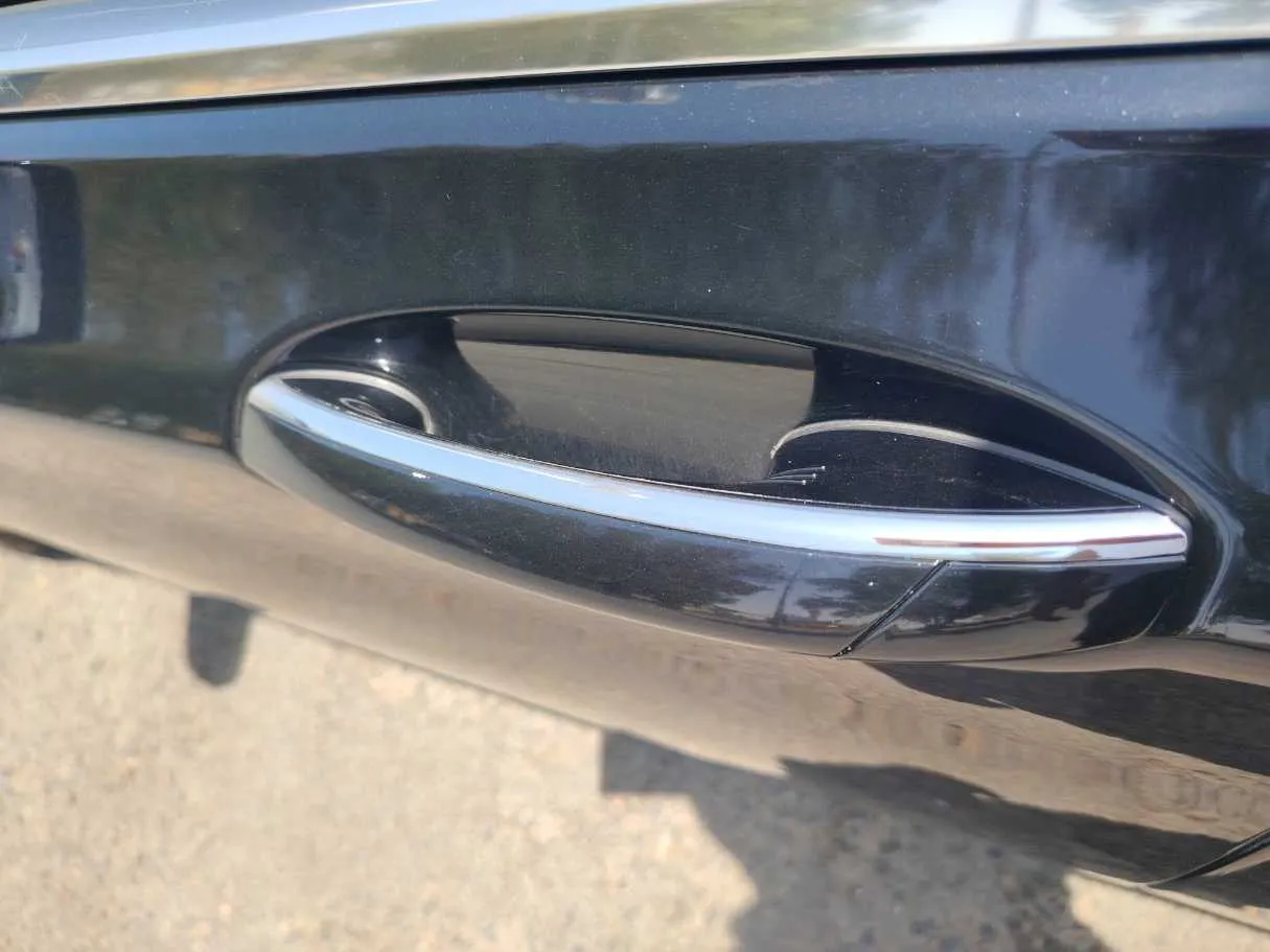 Car image 35