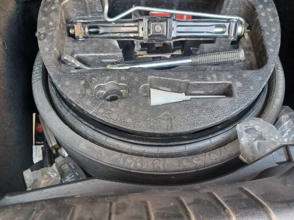 Car image 22