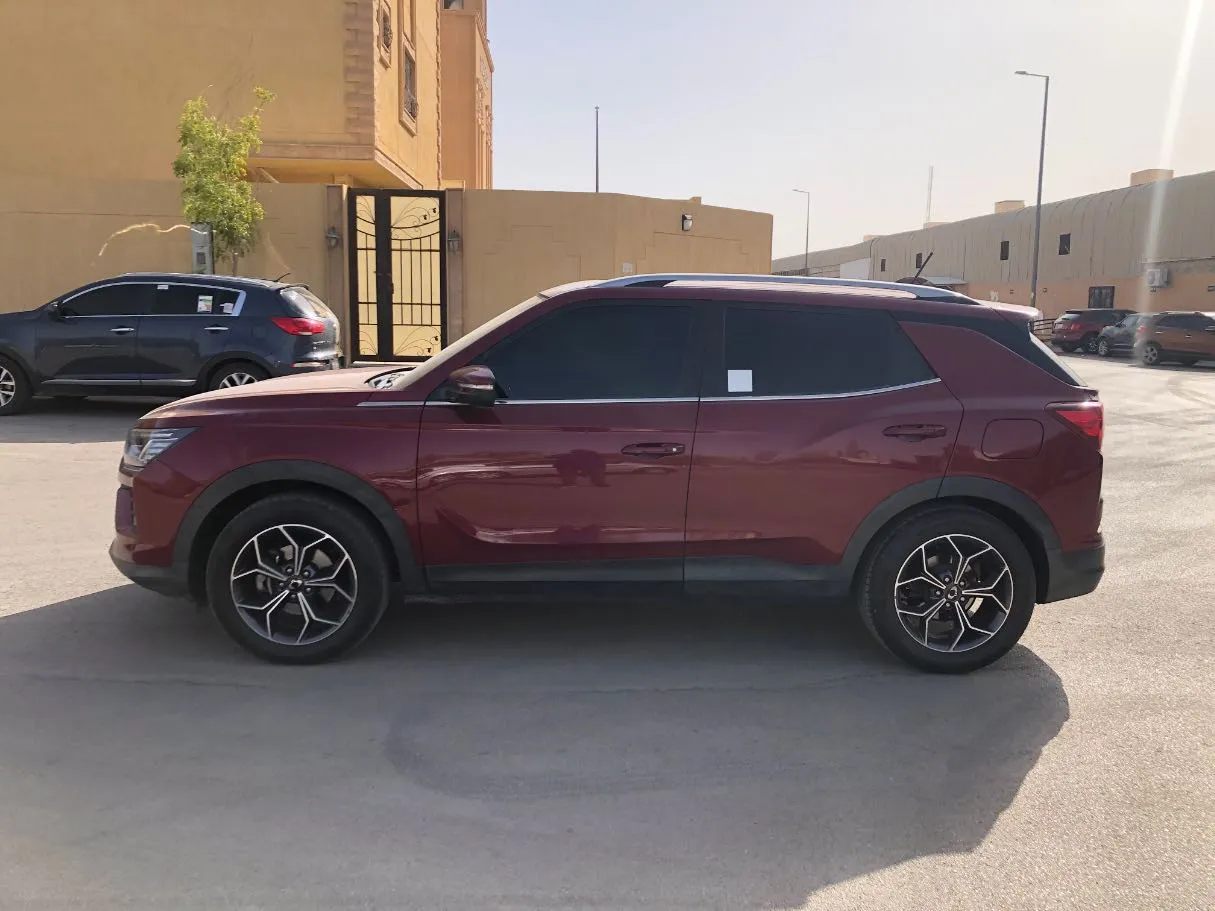 Car image 8