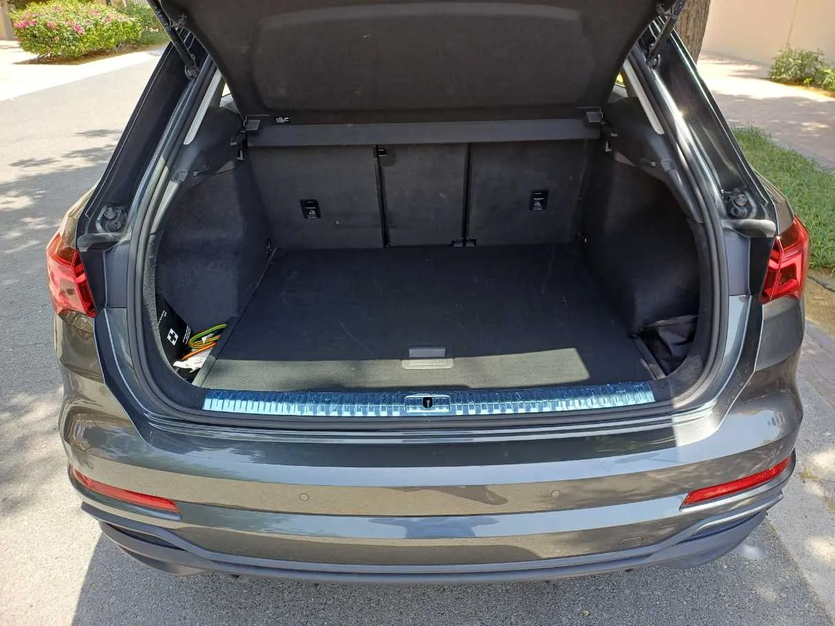 Car image 20