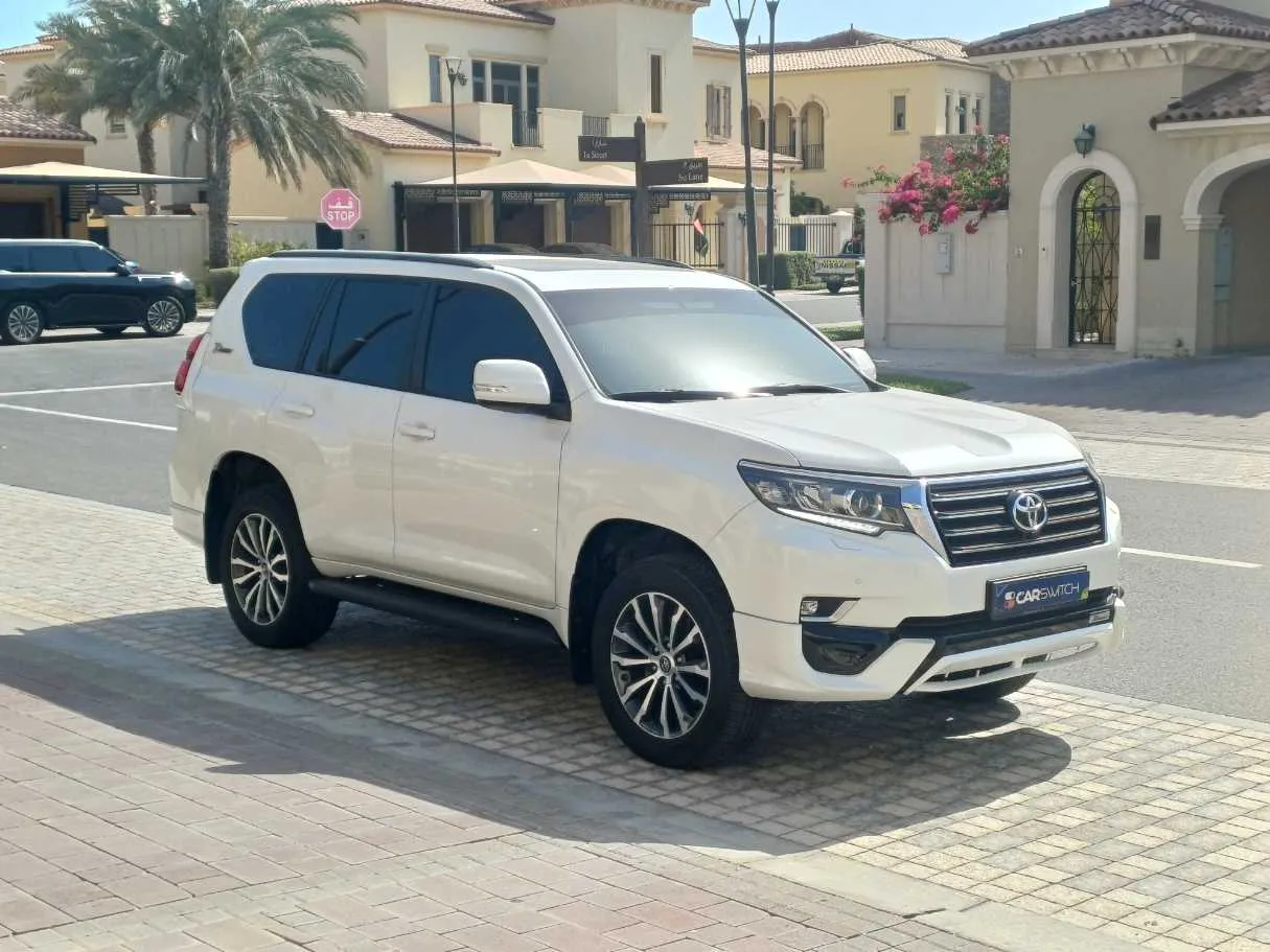 Car image 3