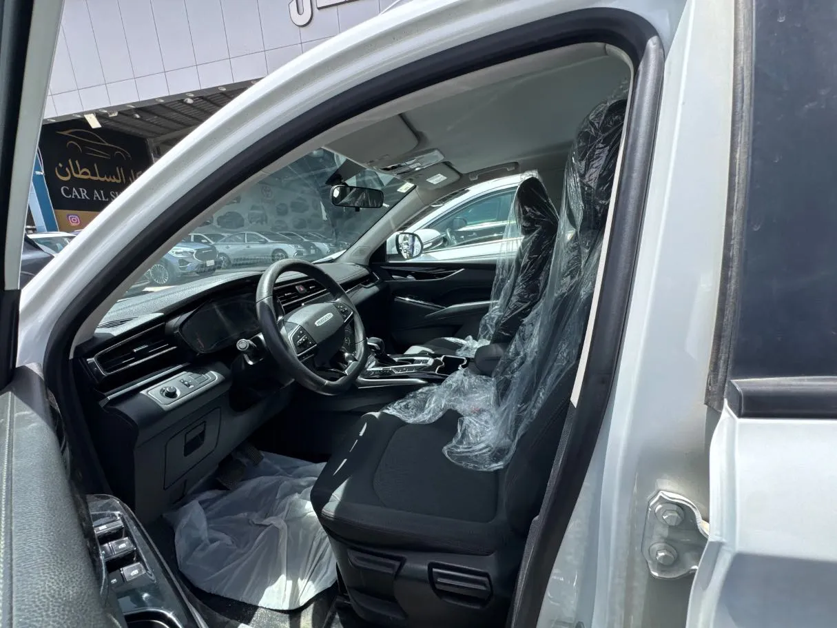 Car image 7
