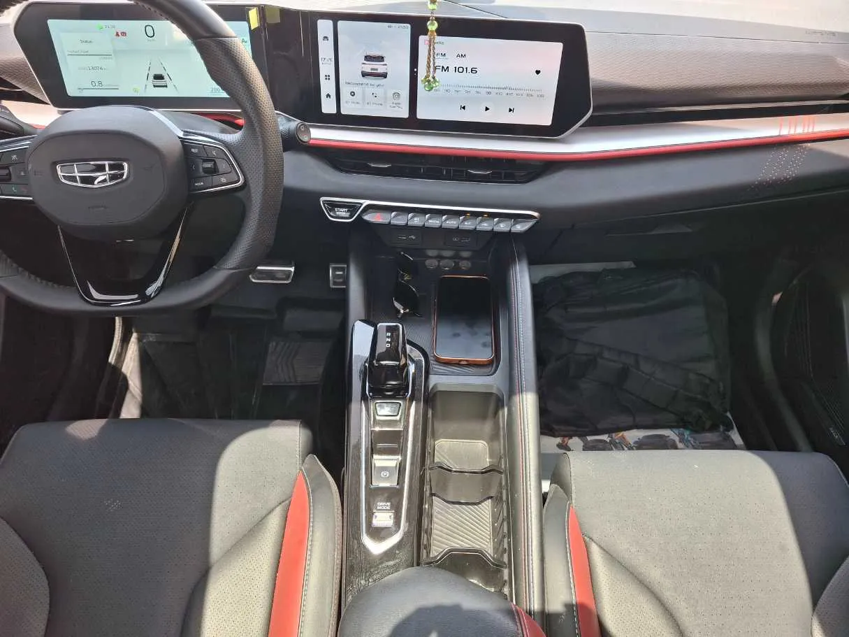 Car image 16