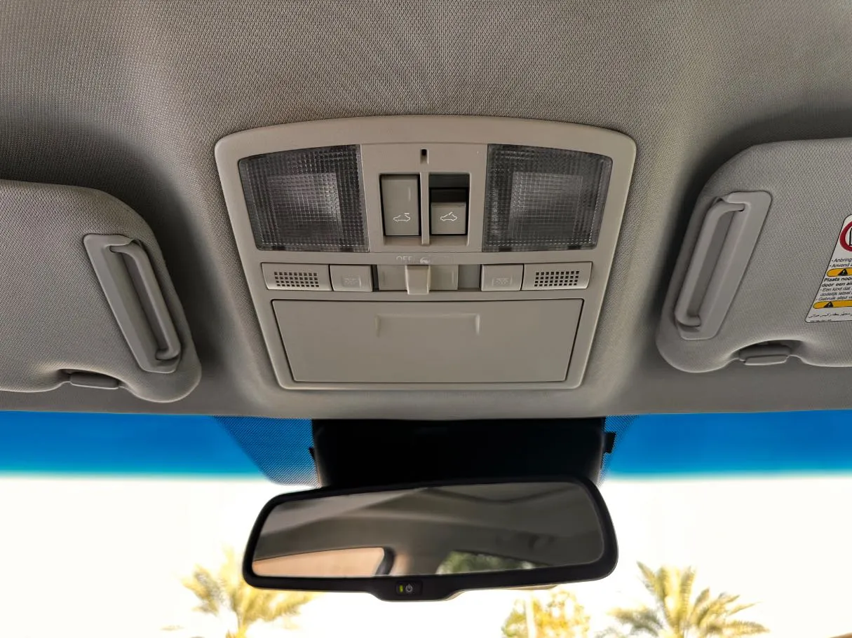 Car image 25