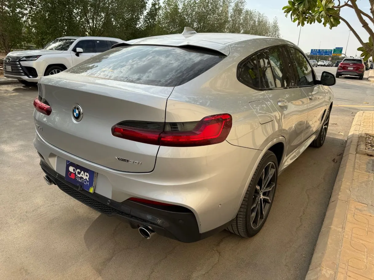 Car image 5