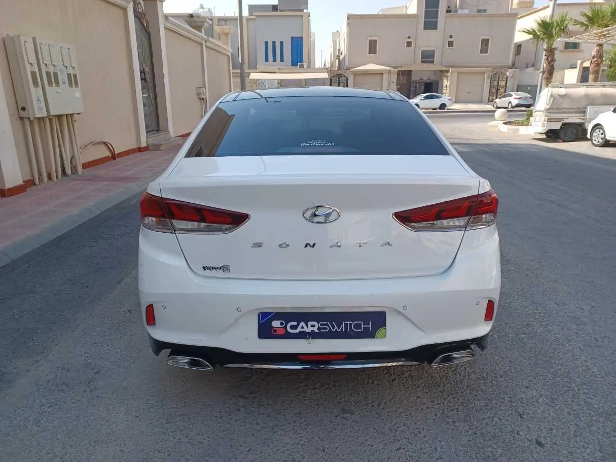 Car image 6