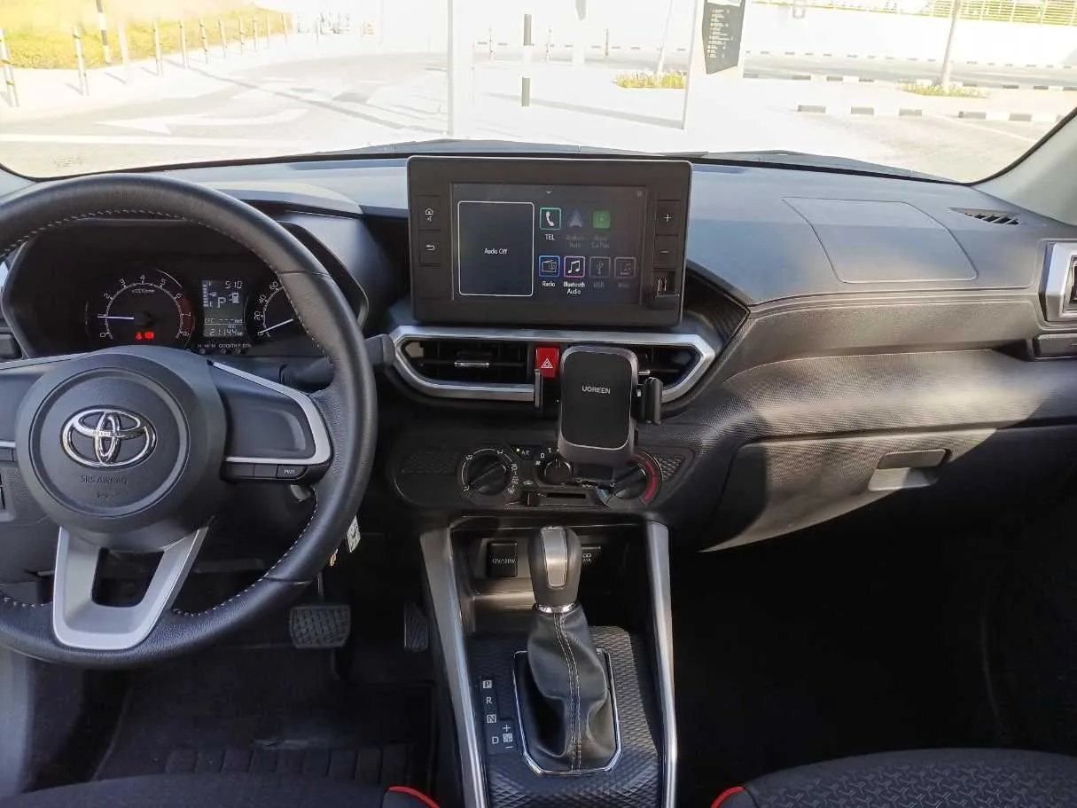 Car image 15