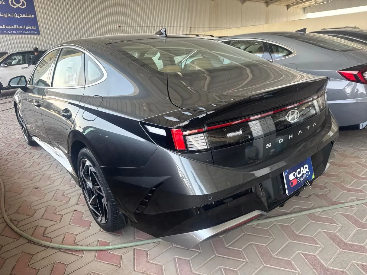 Car image 6