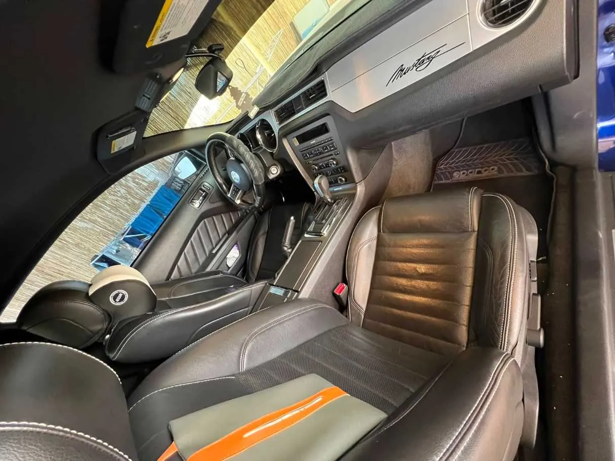 Car image 16