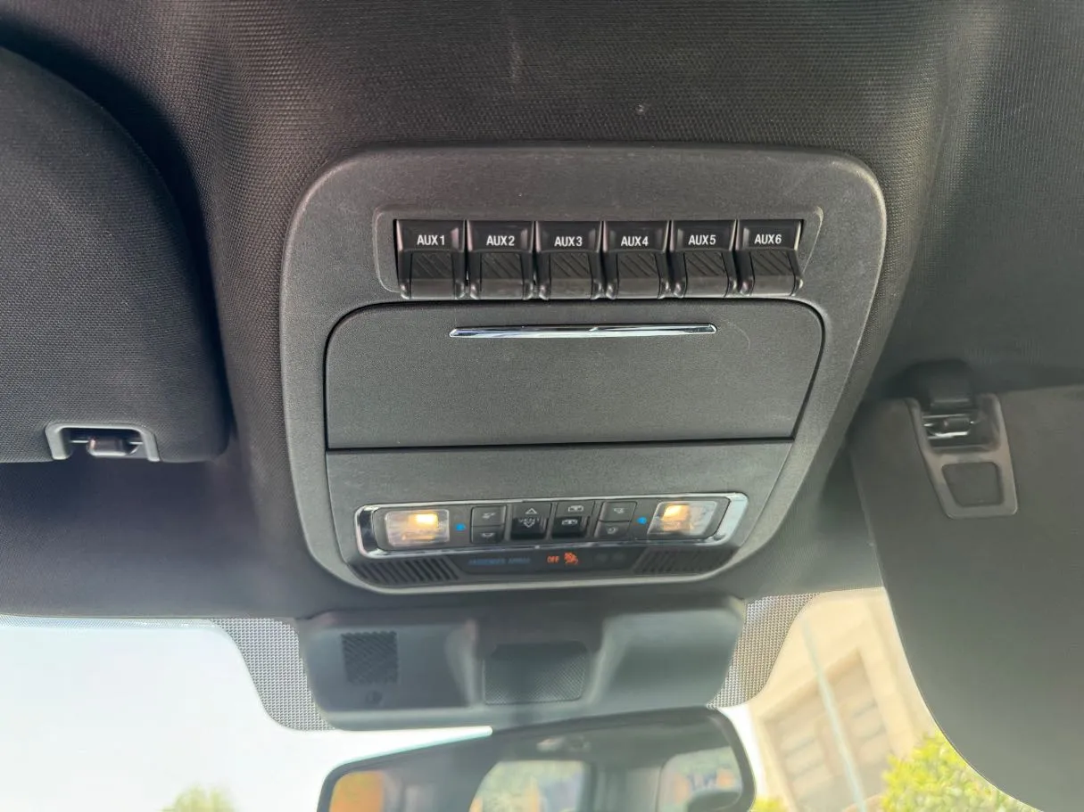 Car image 22
