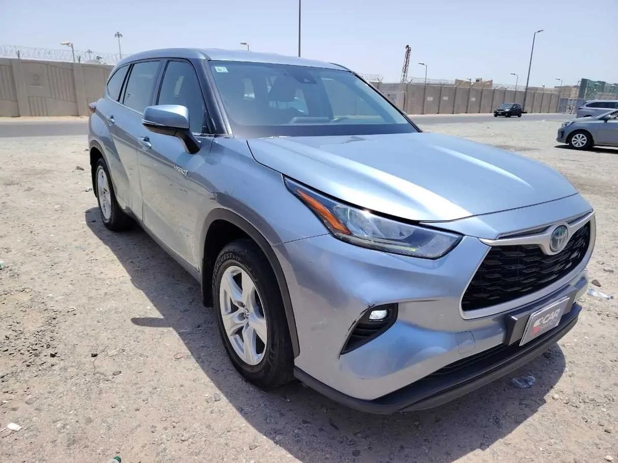 Car image 3