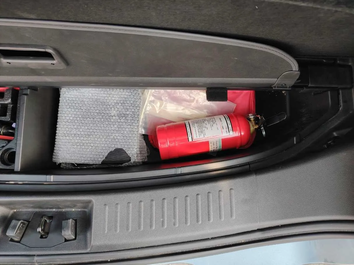 Car image 37