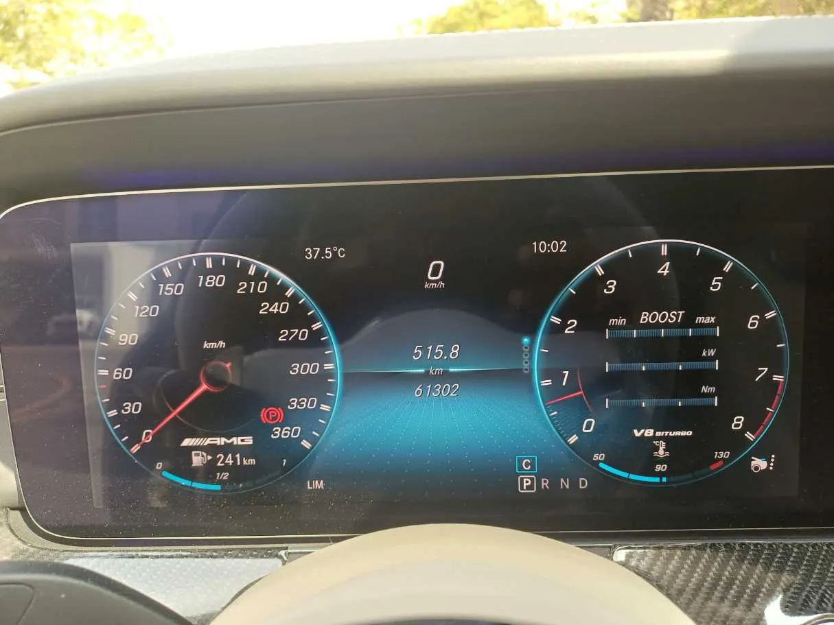 Car image 18