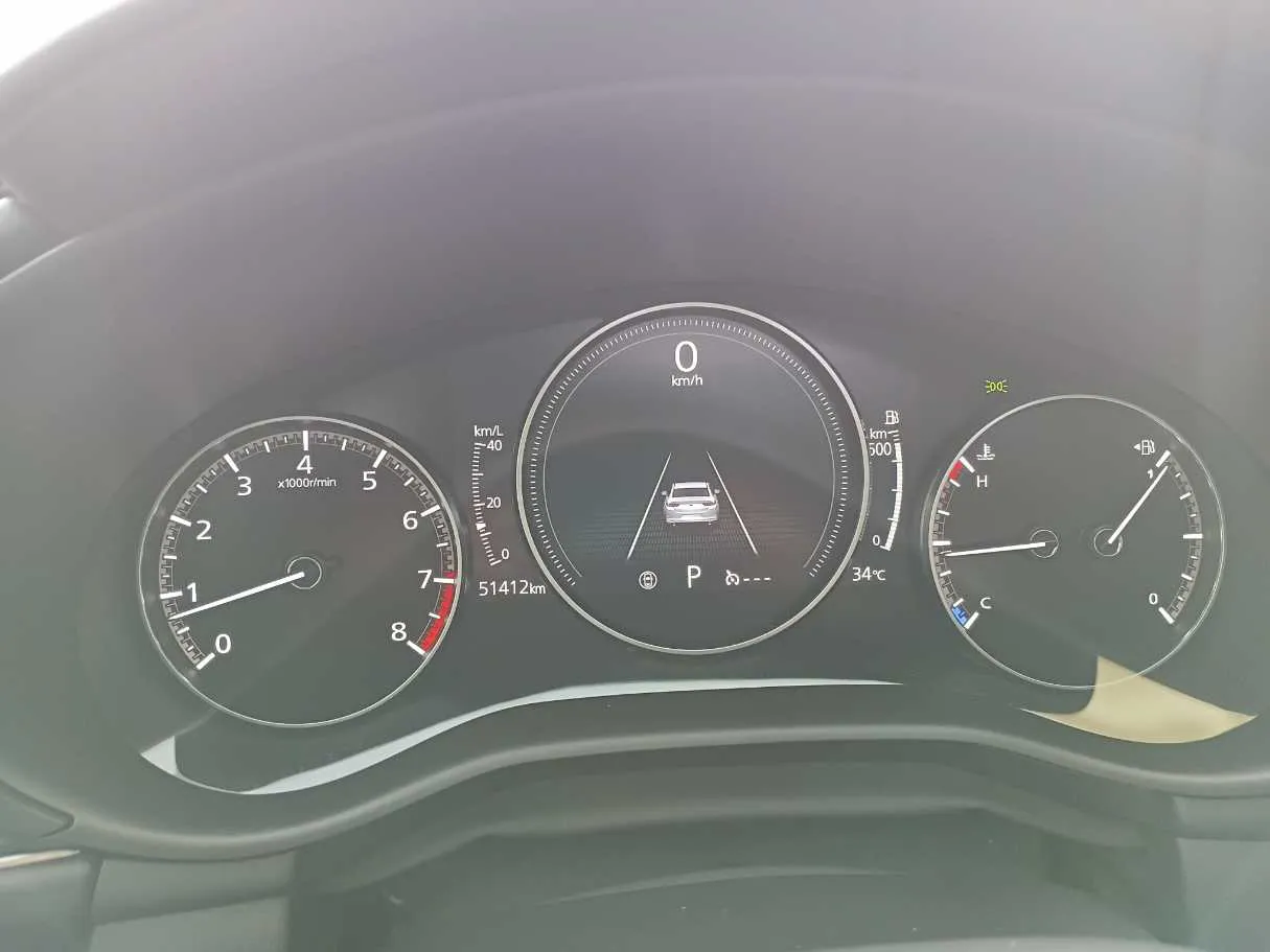 Car image 18