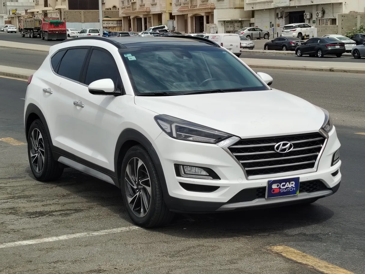 Car image 3