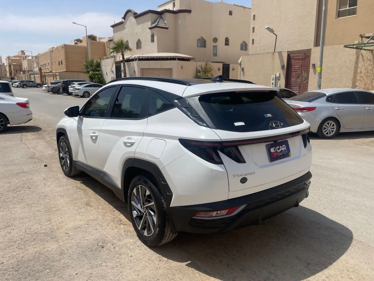 Car image 7
