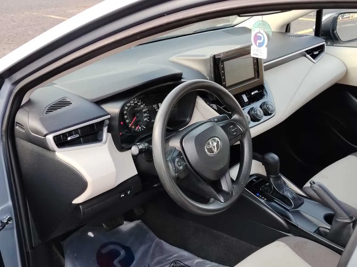 Car image 13