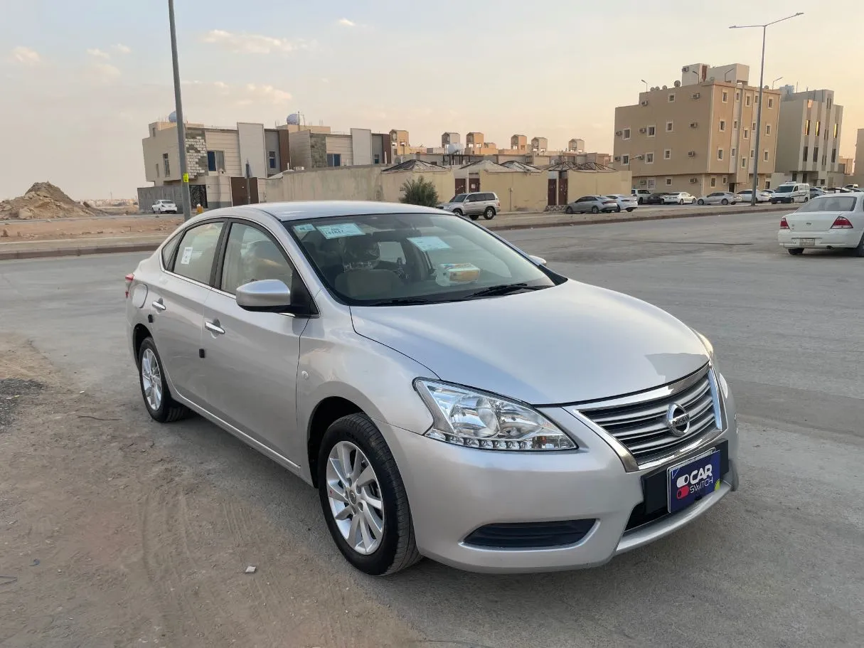 Car image 3