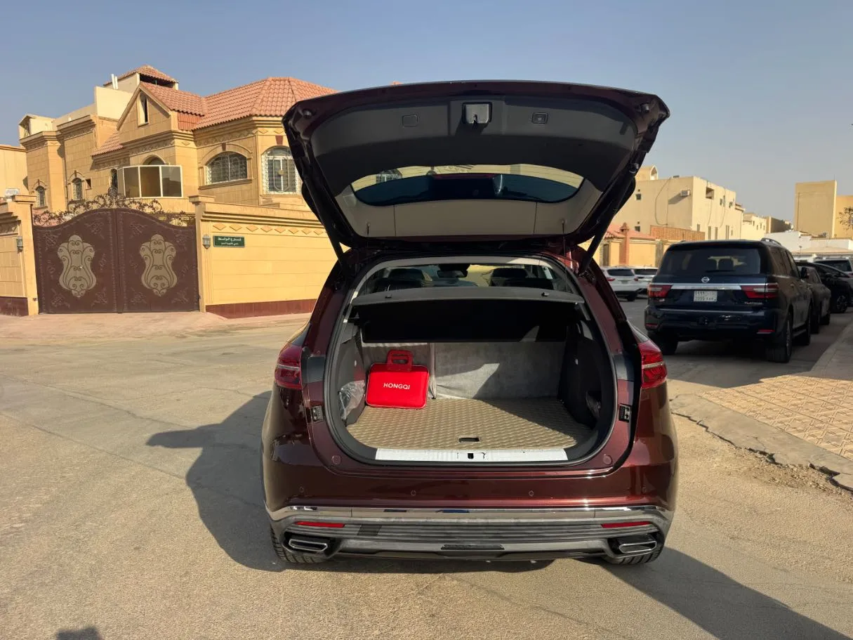 Car image 19