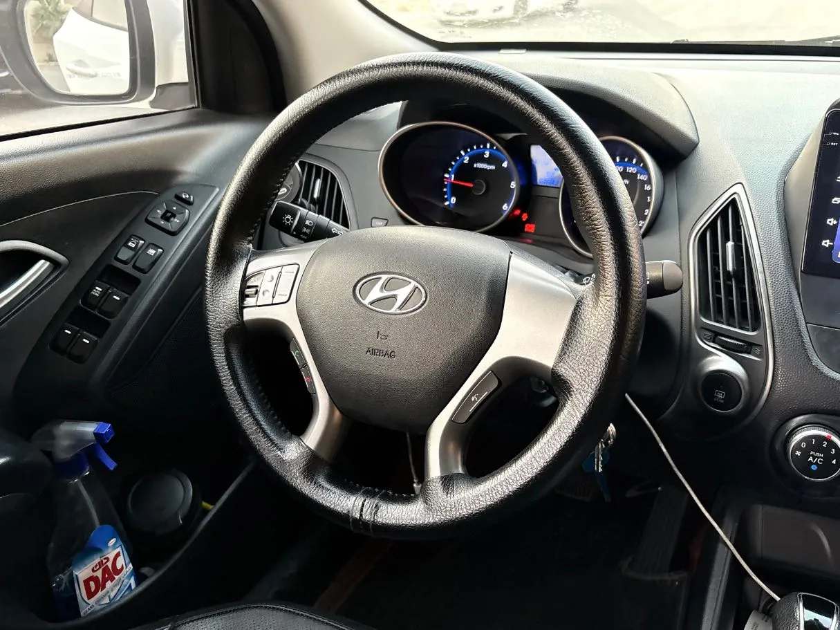Car image 22