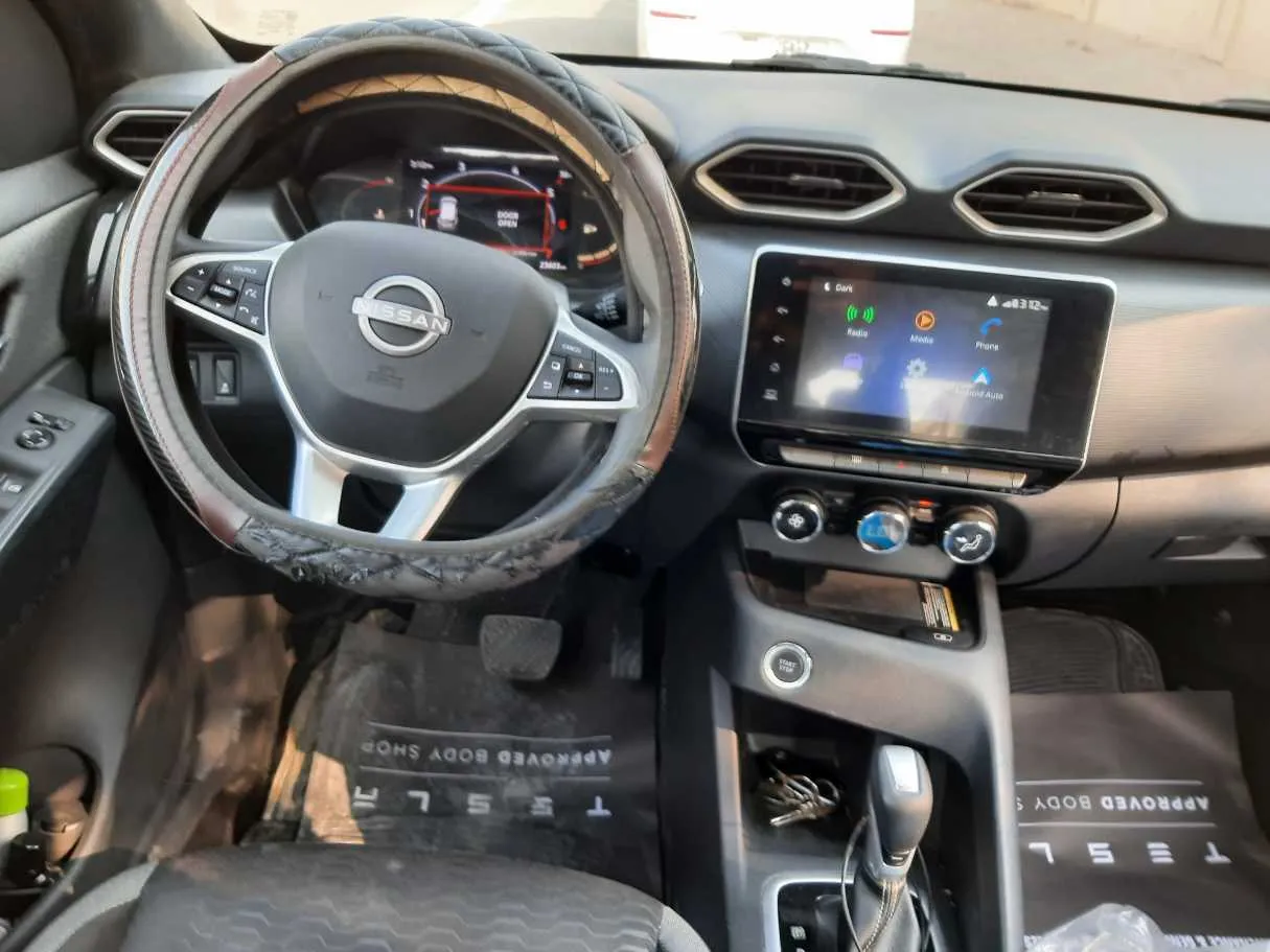 Car image 16