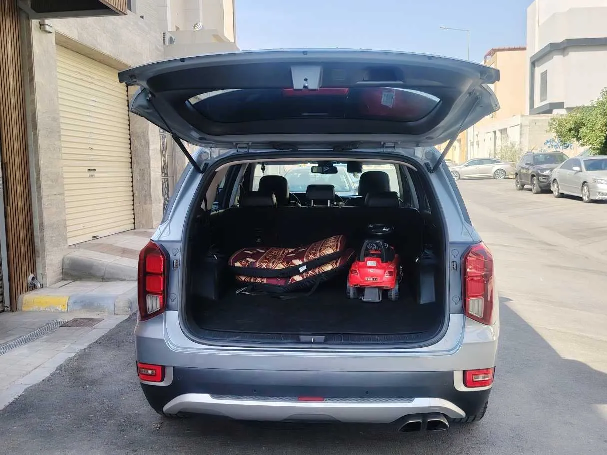 Car image 23