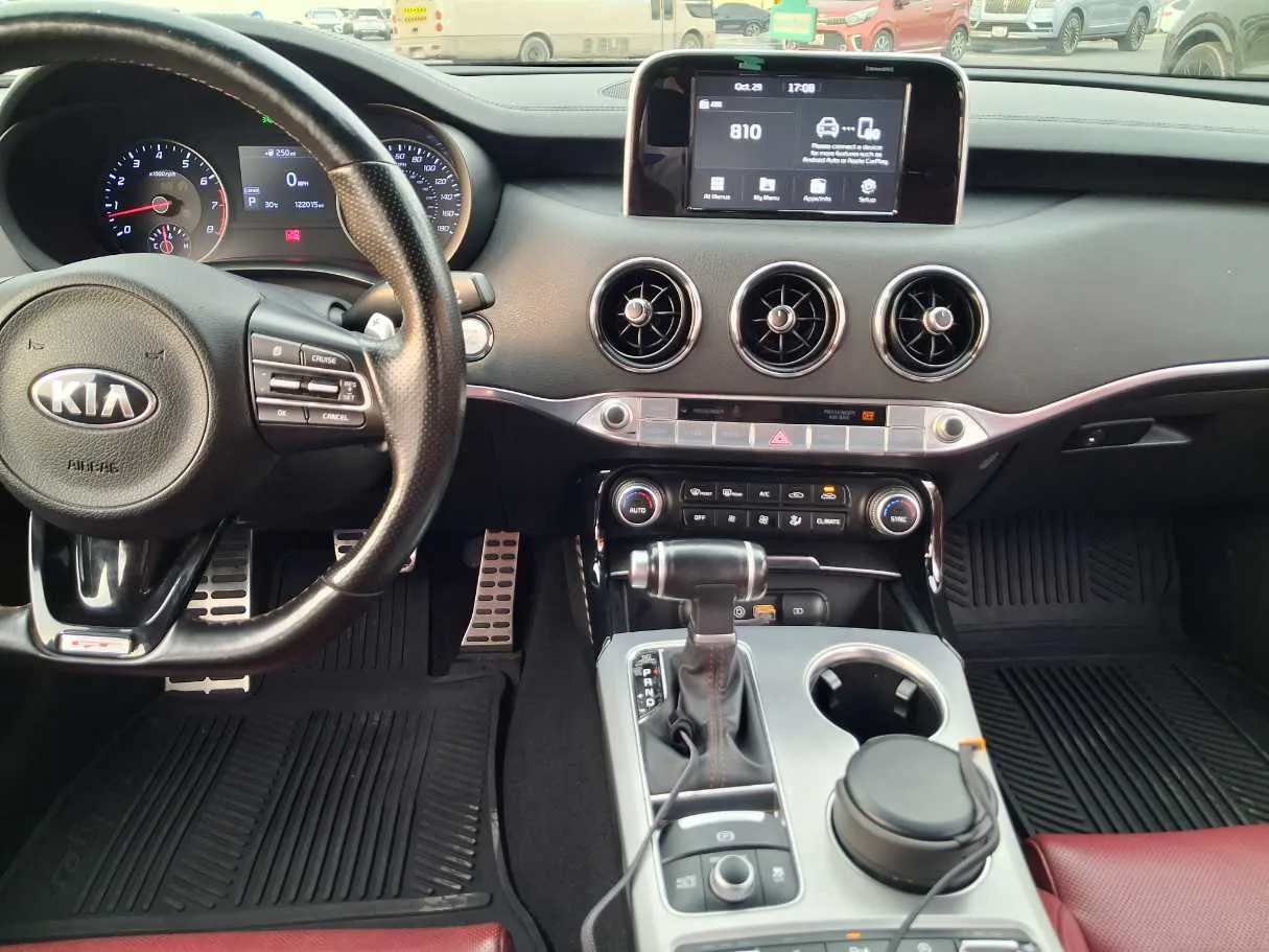 Car image 18