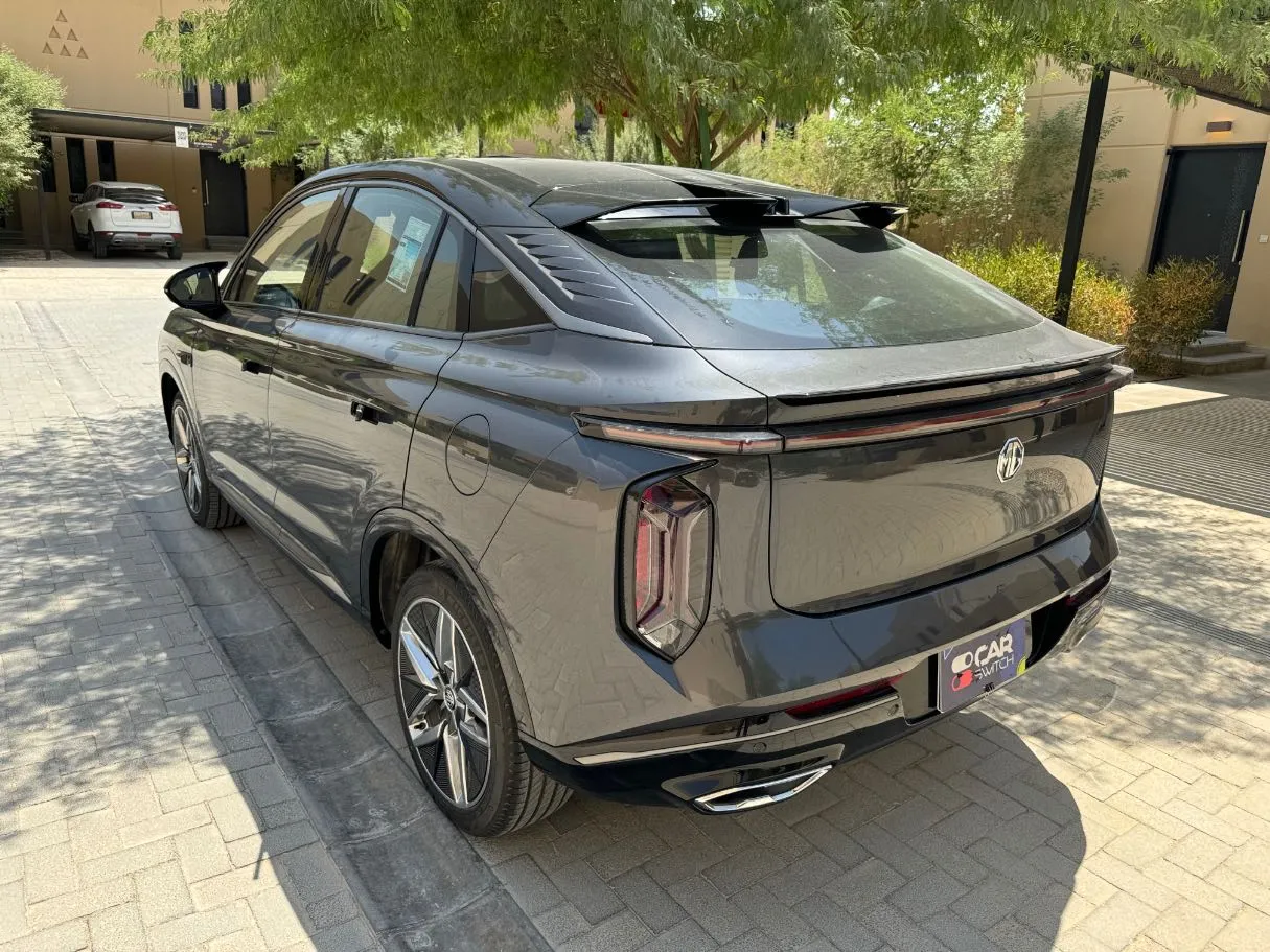 Car image 7