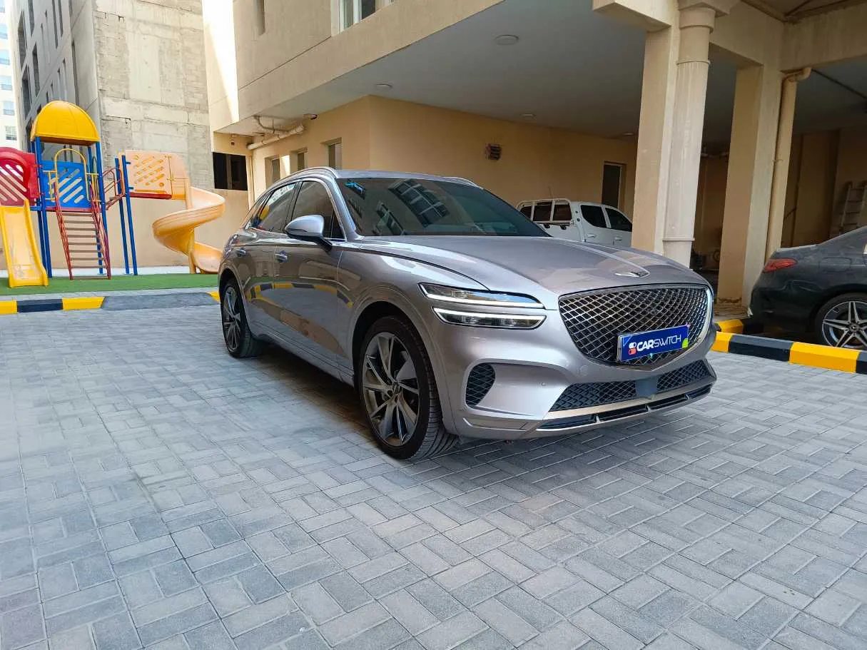 Car image 4