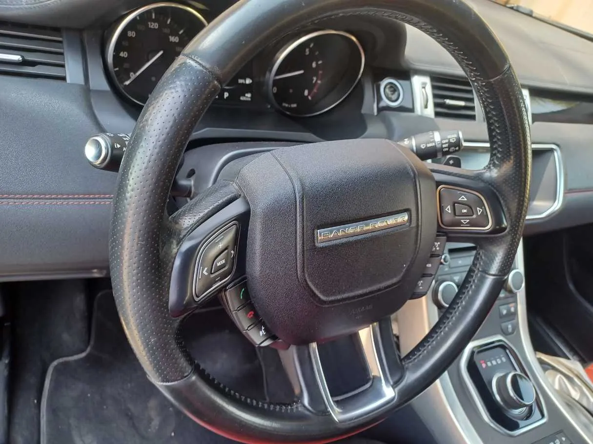 Car image 19