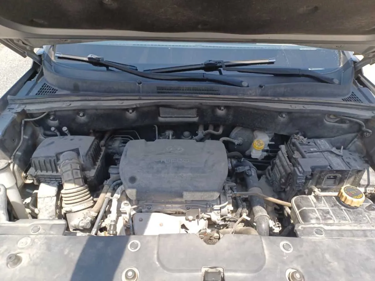 Car image 25