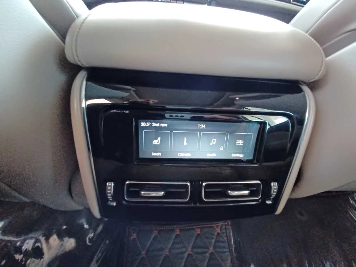 Car image 22