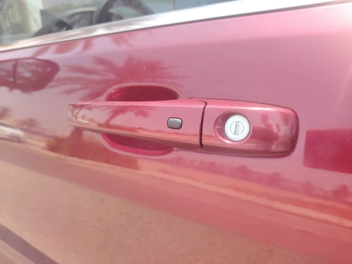 Car image 30