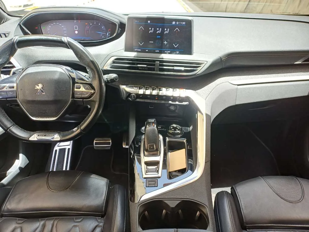 Car image 16