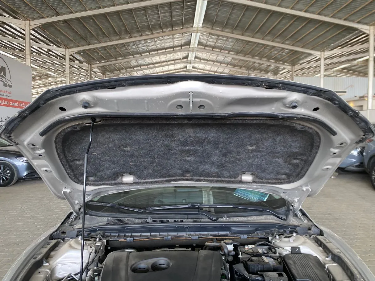 Car image 18