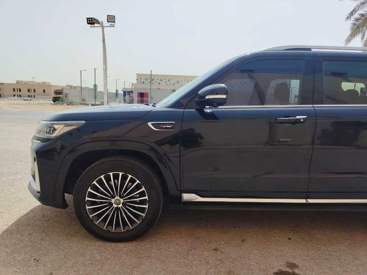 Car image 8