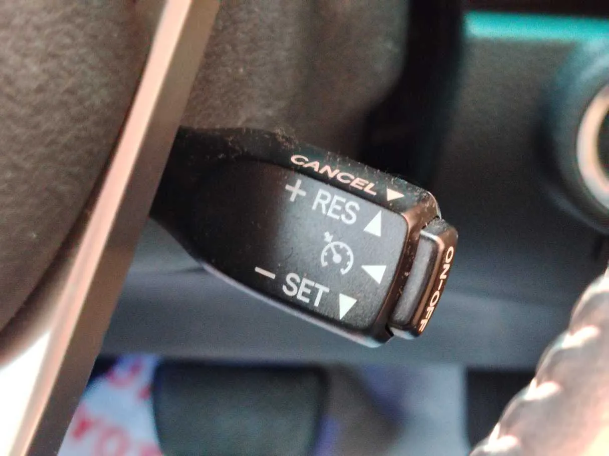 Car image 27