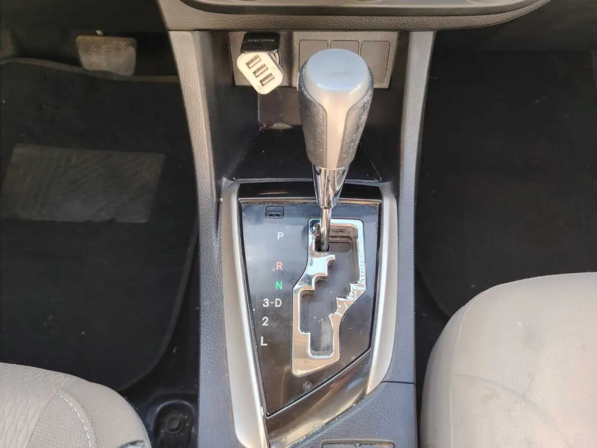 Car image 17