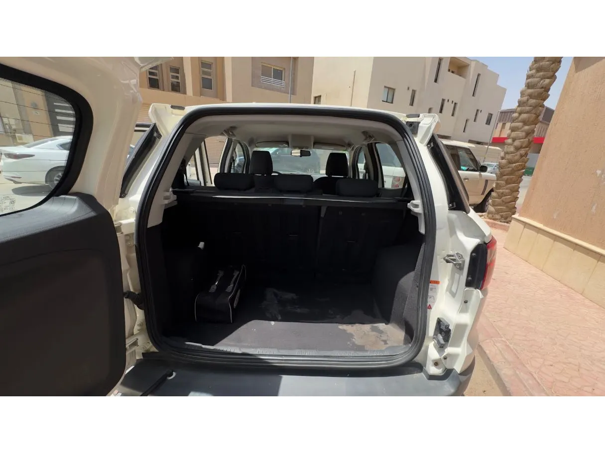 Car image 20
