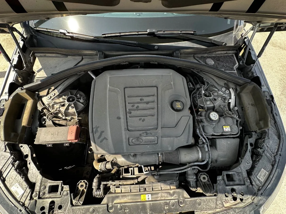 Car image 28