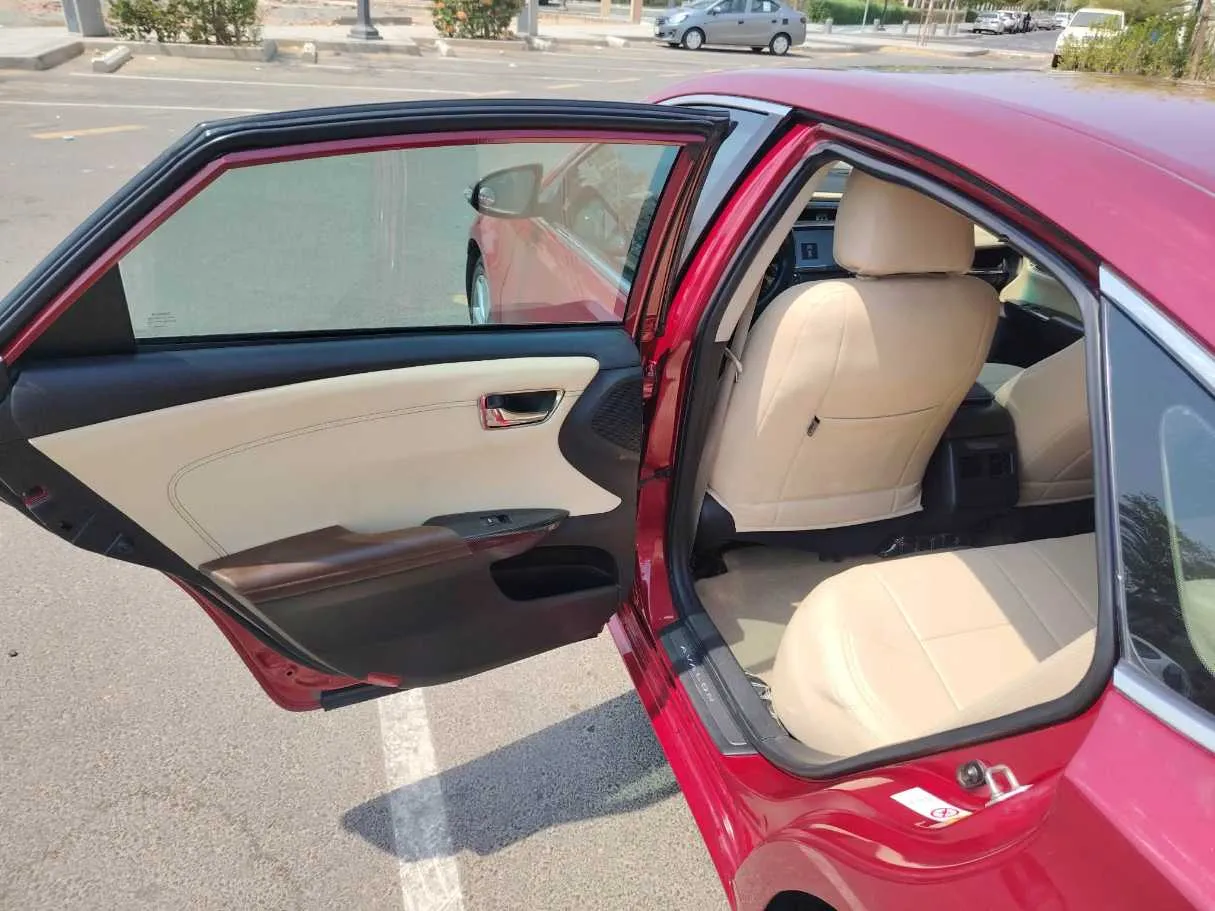 Car image 16