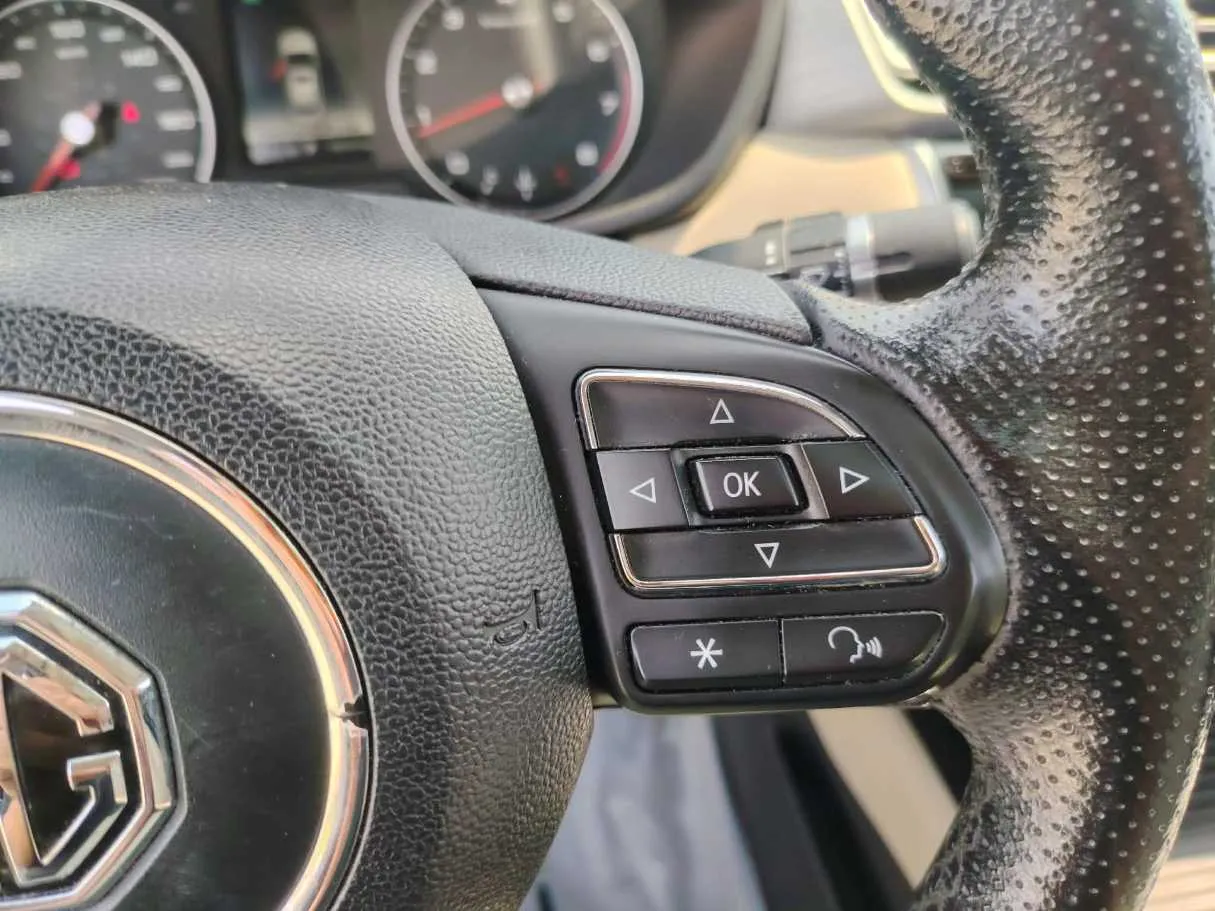 Car image 38