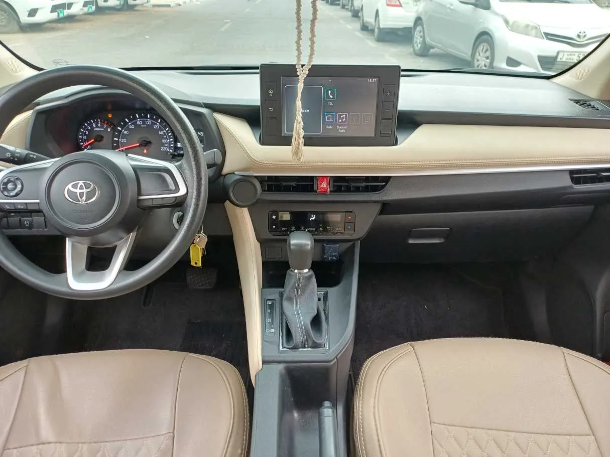 Car image 18