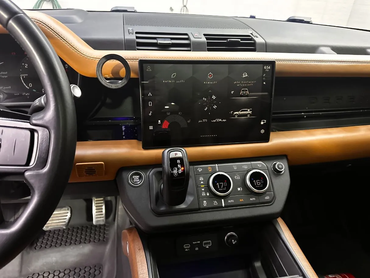 Car image 19