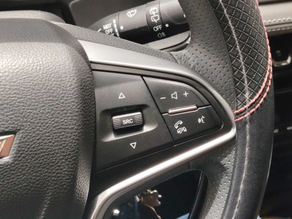 Car image 25