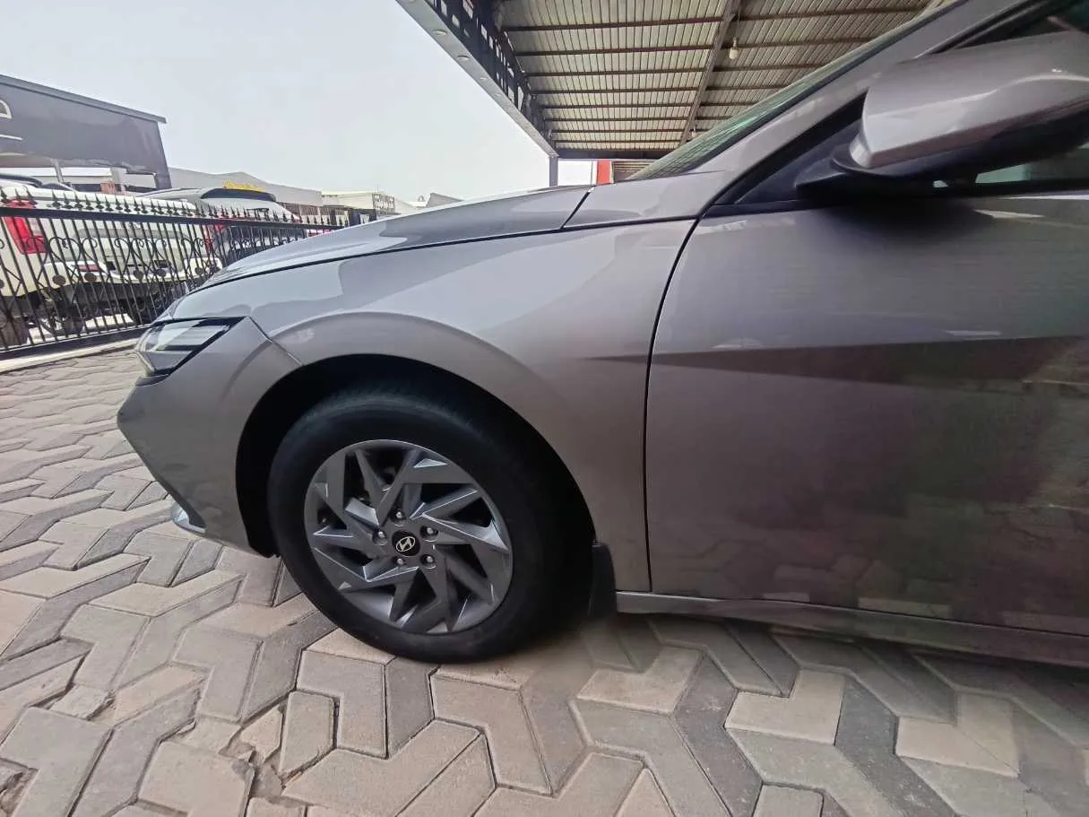 Car image 7