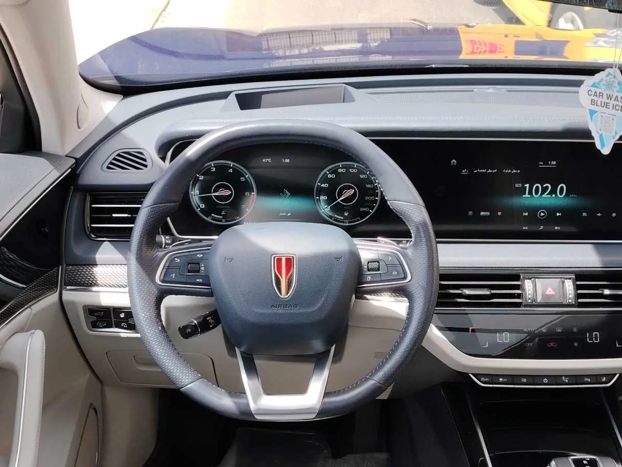 Car image 25