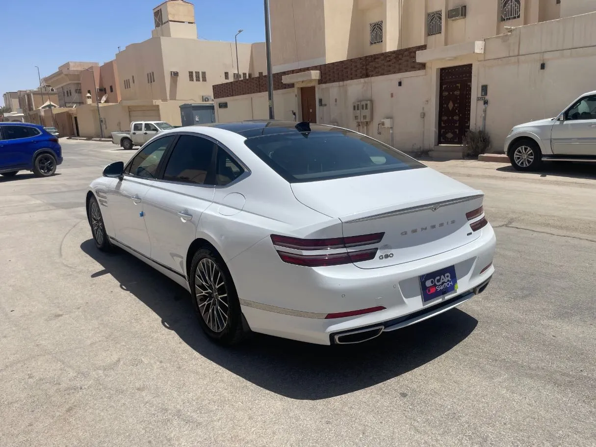 Car image 7
